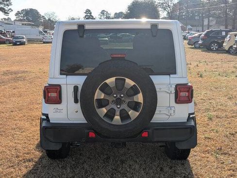 Used 2018 Jeep Wrangler Unlimited Sahara w/ Cold Weather Group image 4