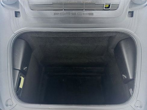 Used 2022 Porsche 718 Cayman w/ Premium Package image 18