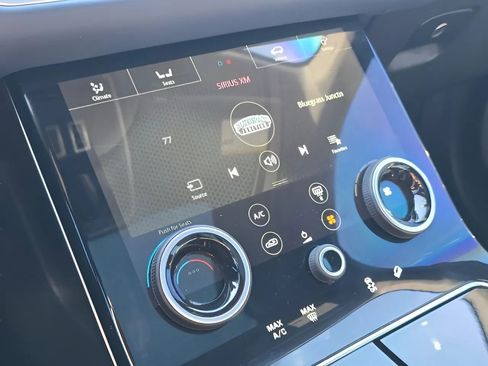 Used 2018 Land Rover Range Rover Velar R-Dynamic HSE image 31