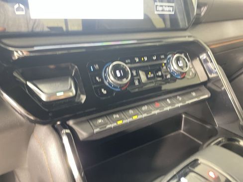 Used 2023 GMC Sierra 1500 AT4 w/ AT4 Premium Package image 18