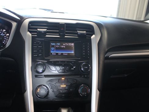 Used 2014 Ford Fusion SE FWD image 15