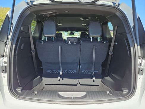 New 2026 Chrysler Pacifica Select image 19