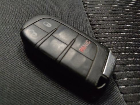 Used 2018 Dodge Journey SE w/ Popular Equipment Group FWD image 32