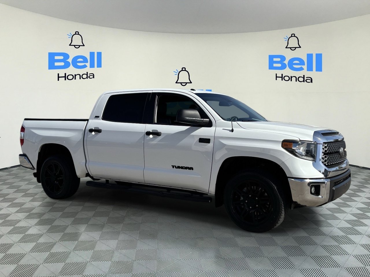 Used 2019 Toyota Tundra SR5 w/ SR5 Upgrade Package AWD/4WD image 6