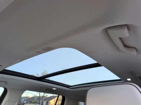 Used 2023 GMC Yukon XL Denali w/ Denali Reserve Package image 21