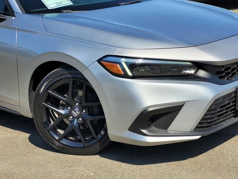 Used 2022 Honda Civic Sport image 3