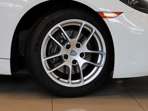 Used 2021 Porsche 718 Cayman image 10