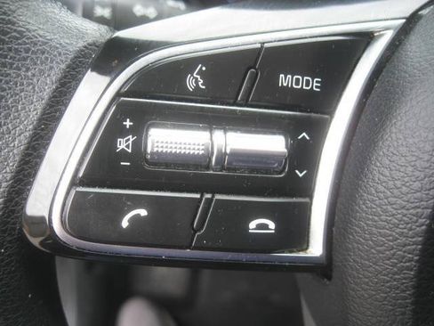 Used 2020 Kia Forte LXS FWD image 17