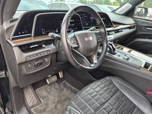 Used 2023 Cadillac Escalade Sport Platinum w/ LPO, ONYX Package AWD/4WD image 11