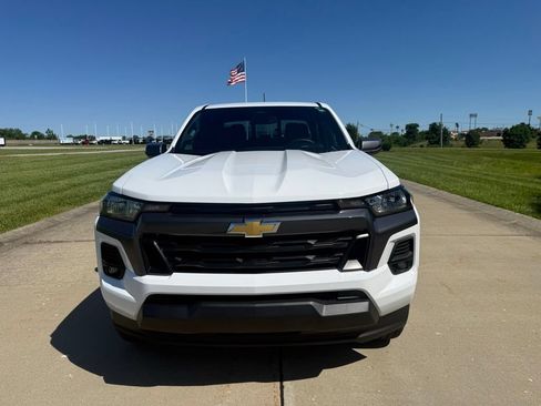 Used 2024 Chevrolet Colorado LT w/ LT Convenience Package II RWD image 9