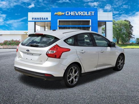 Used 2014 Ford Focus SE w/ Equipment Group 201A image 7