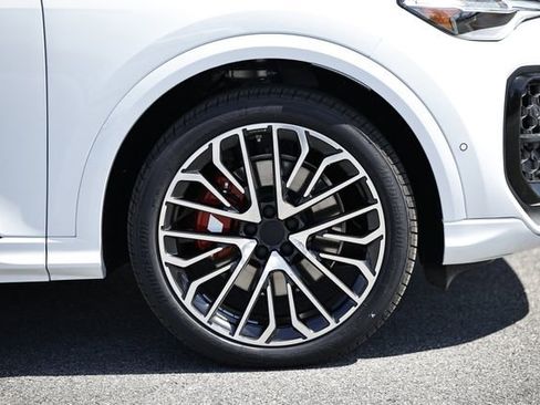 New 2026 Audi SQ5 Premium Plus image 5