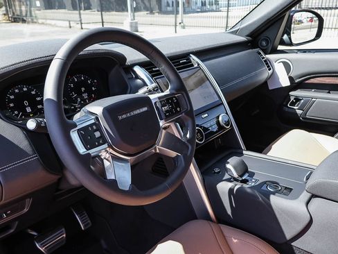 New 2026 Land Rover Discovery Dynamic SE AWD/4WD image 29