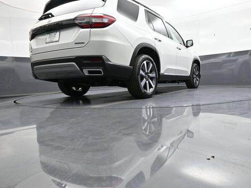 Used 2024 Honda Pilot Touring image 32