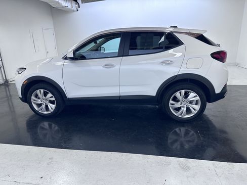 Used 2024 Buick Encore GX Preferred AWD/4WD image 11