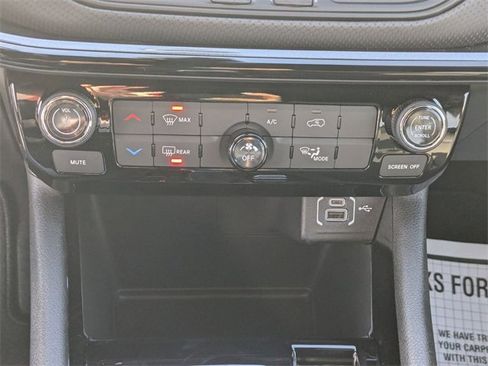 New 2026 Jeep Compass Latitude image 18