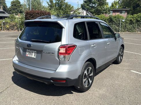 Used 2017 Subaru Forester 2.5i Premium AWD/4WD image 19