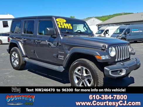 Used 2022 Jeep Wrangler Unlimited Sahara w/ Cold Weather Group AWD/4WD image 1