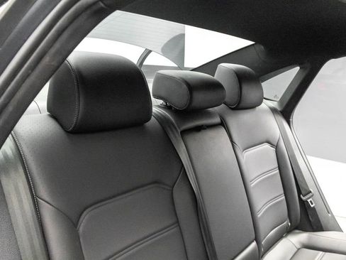 Certified 2022 Volkswagen Passat 2.0T R-Line image 30