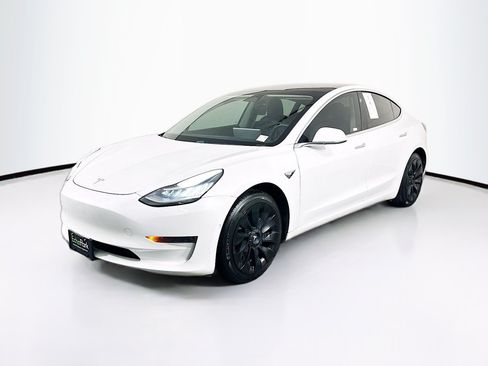 Used 2020 Tesla Model 3 Standard Range RWD image 3