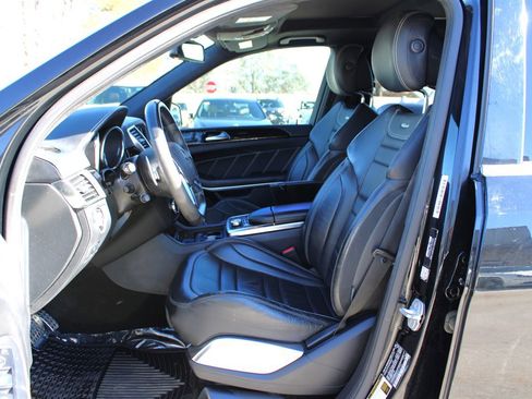 Used 2015 Mercedes-Benz GL 63 AMG 4MATIC image 18