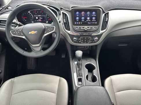 Used 2024 Chevrolet Equinox LT FWD image 17