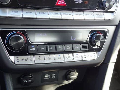Used 2018 Hyundai Sonata Limited image 35