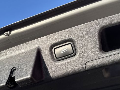 Used 2021 Hyundai Santa Fe Calligraphy image 8