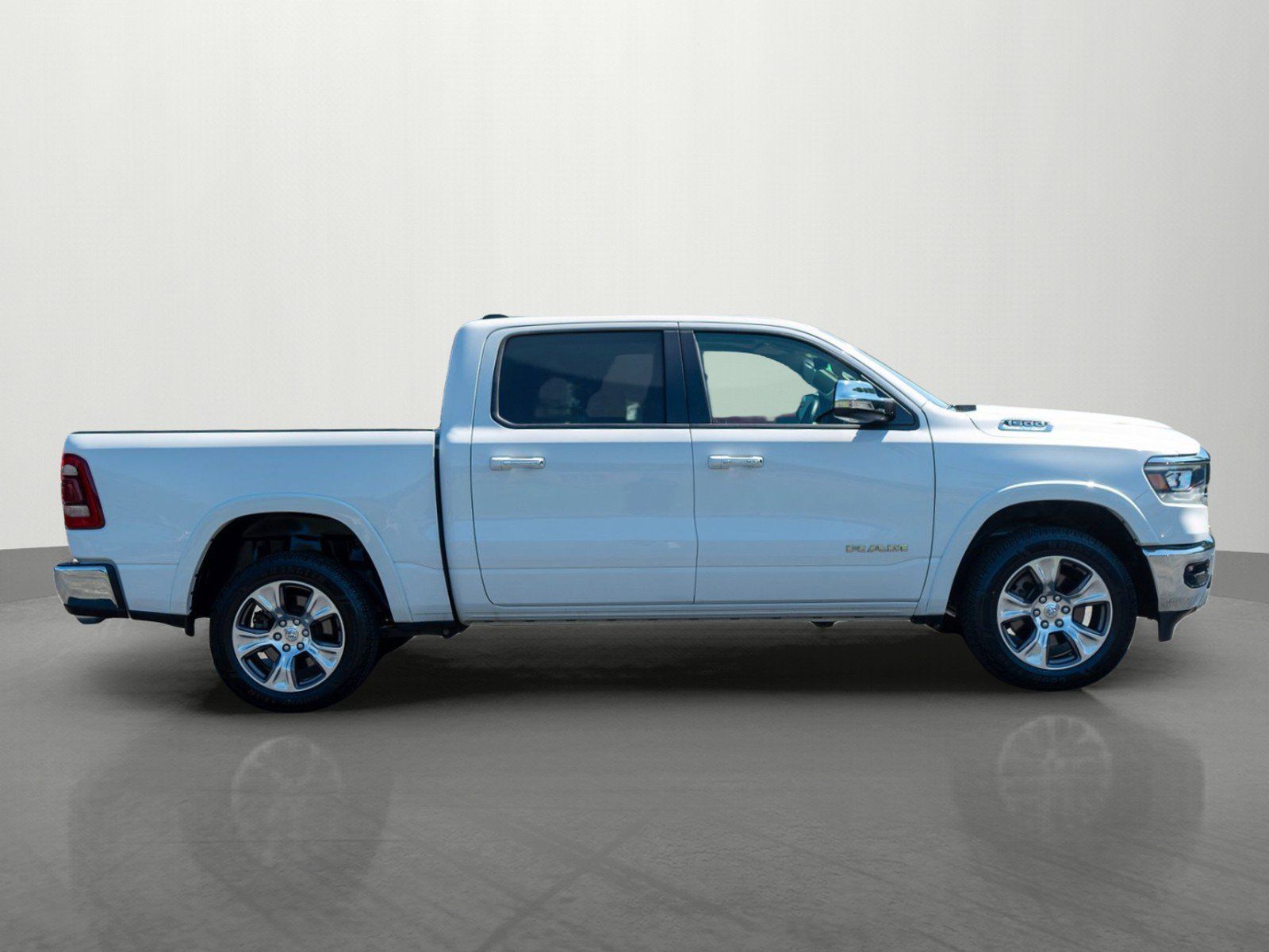 Used 2022 RAM 1500 Laramie AWD/4WD image 8