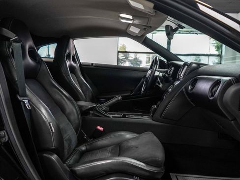 Used 2014 Nissan GT-R Premium AWD/4WD image 15