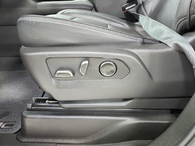 Used 2025 GMC Yukon Denali AWD/4WD image 20