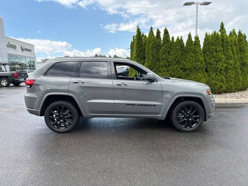 Used 2022 Jeep Grand Cherokee Laredo X AWD/4WD image 9