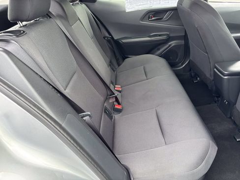 Used 2025 Toyota Prius LE AWD/4WD image 38