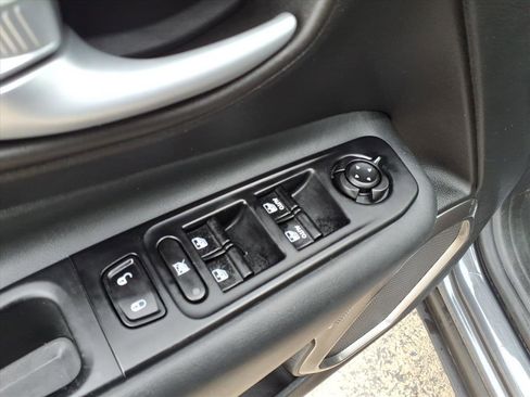 Used 2023 Jeep Renegade Latitude image 10