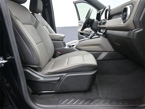 Used 2023 Chevrolet Colorado ZR2 w/ ZR2 Convenience Package III image 18