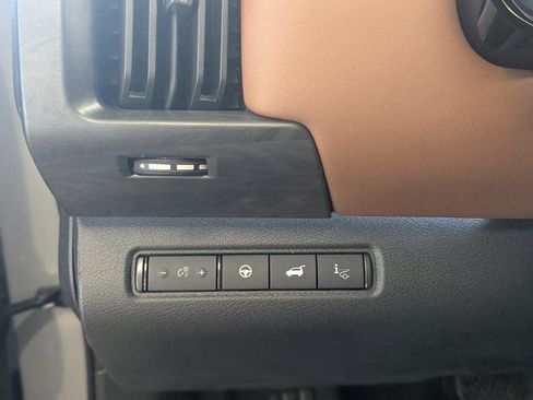 New 2026 Nissan Pathfinder Platinum AWD/4WD image 18