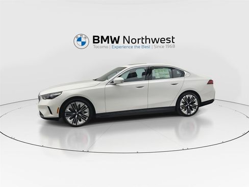 New 2026 BMW i5 eDrive40 image 10