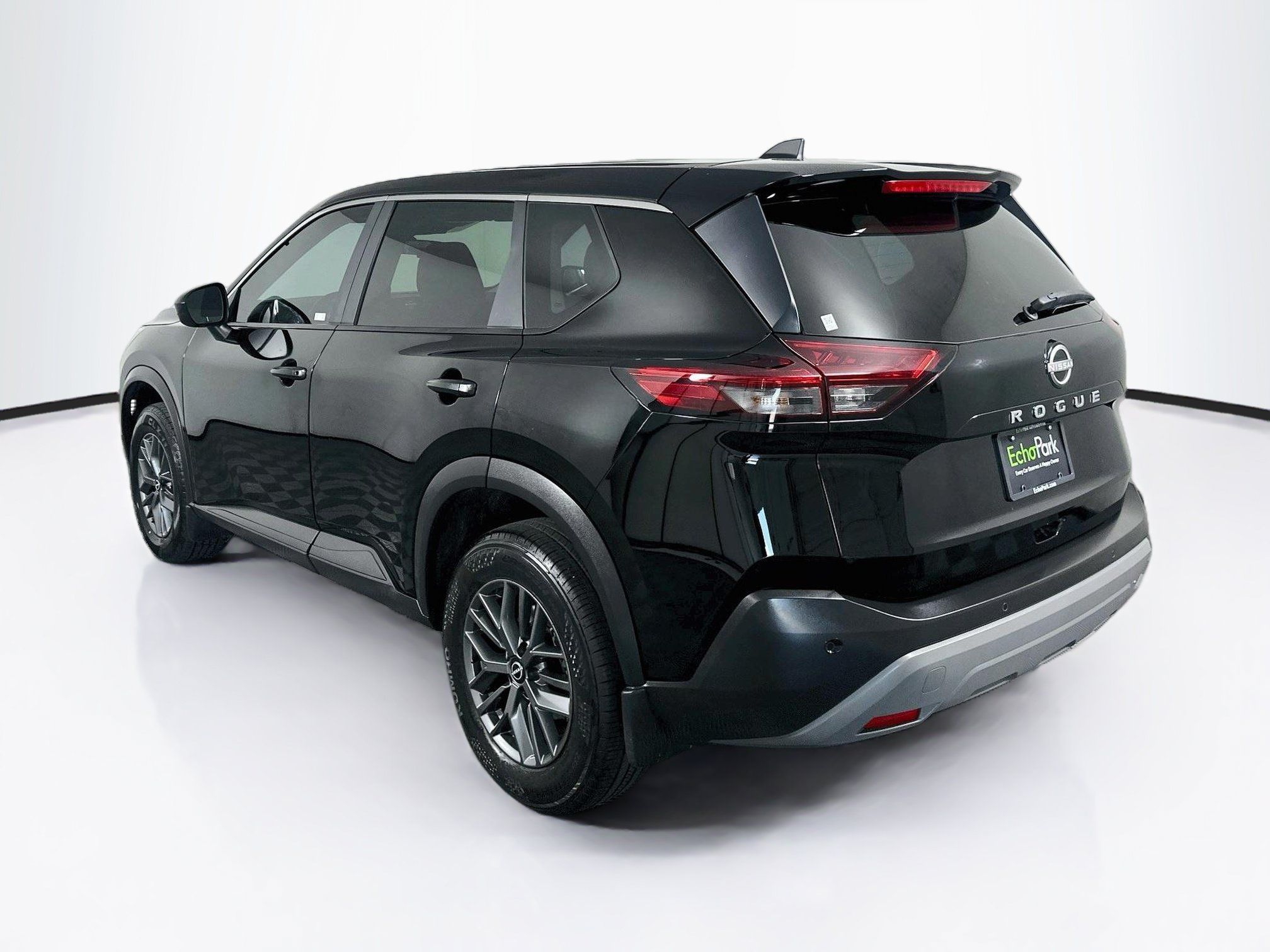 Used 2023 Nissan Rogue S FWD image 5