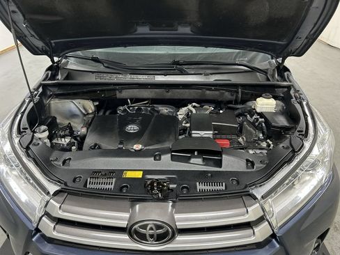 Used 2018 Toyota Highlander XLE AWD/4WD image 26