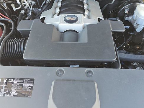 Used 2019 Cadillac Escalade Platinum image 18