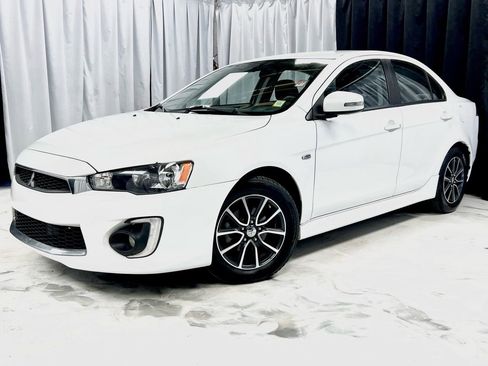 Used 2017 Mitsubishi Lancer ES image 1