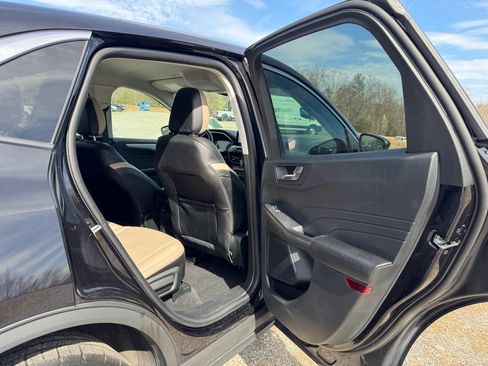 Used 2022 Ford Escape SEL image 14