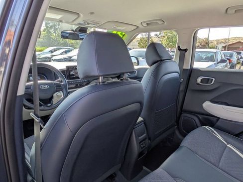 Certified 2025 Hyundai Venue Limited FWD image 25