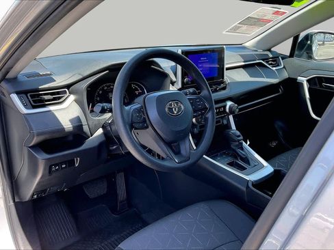 Used 2024 Toyota RAV4 XLE FWD image 17