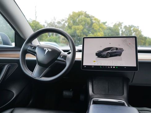 Used 2023 Tesla Model 3 Standard Range RWD image 8