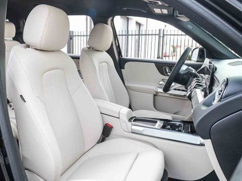 New 2026 Mercedes-Benz GLB 250 4MATIC image 18