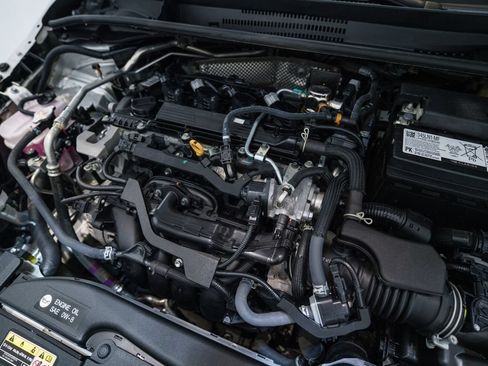 Used 2025 Toyota Corolla LE FWD image 33