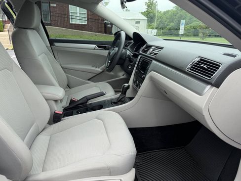 Used 2017 Volkswagen Passat 1.8T S FWD image 15