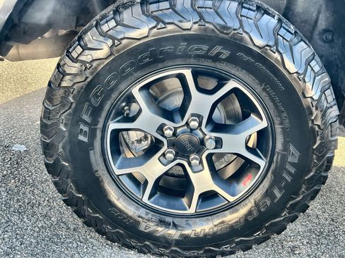 Used 2020 Jeep Wrangler Unlimited Rubicon w/ Dual Top Group image 12