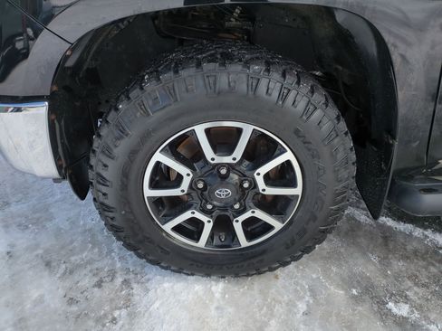 Used 2017 Toyota Tundra Limited w/ Limited Premium Package image 22